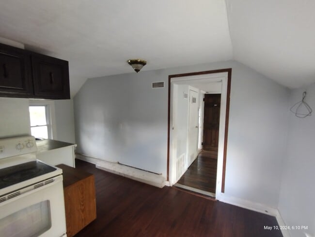Photo - 1615 Herbert St Unit Upper