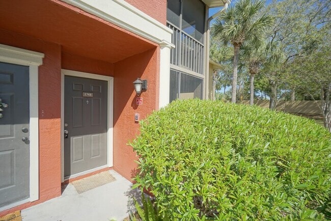 Photo - Spacious 2-Bedroom Condo with Screened Lanai in Gallery at Bayport