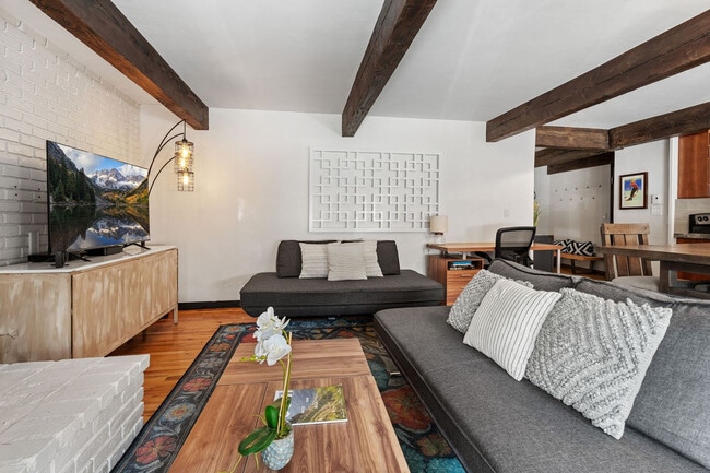 Photo - 1039 E Cooper Ave Unidad ID1339918P