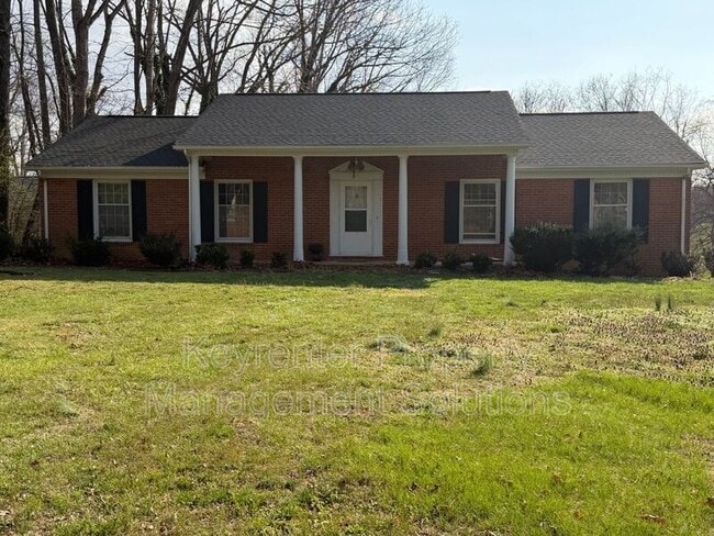 Building Photo - 907 Ladd Rd