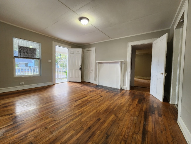 Photo - 237 Poole St