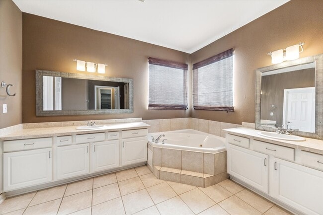 Photo - 1407 Dart St