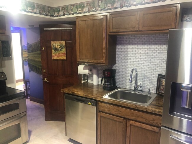 Photo - 325 Ronkonkoma Ave