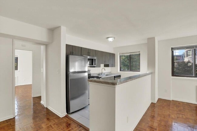 Towne House Apartments