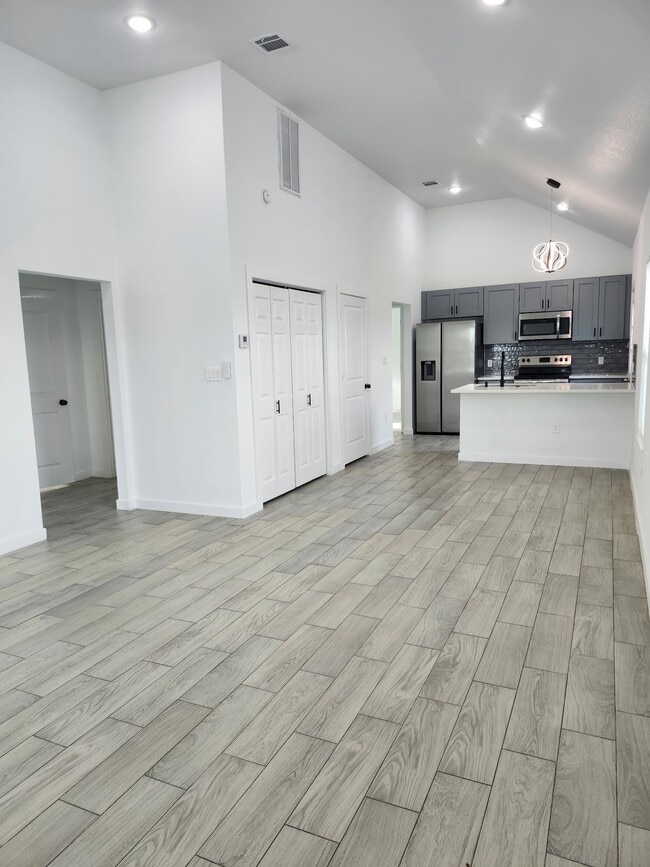 Photo - 1418 Rd 5607