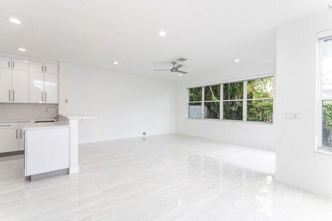 Photo - 10879 Handel Pl