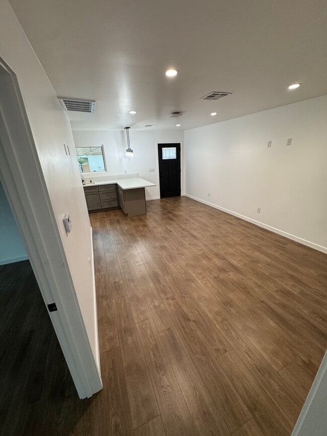 Photo - 11905 Freeman Ave