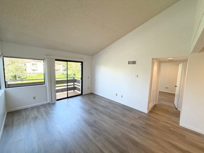 Photo - 22734 Lakeway Dr