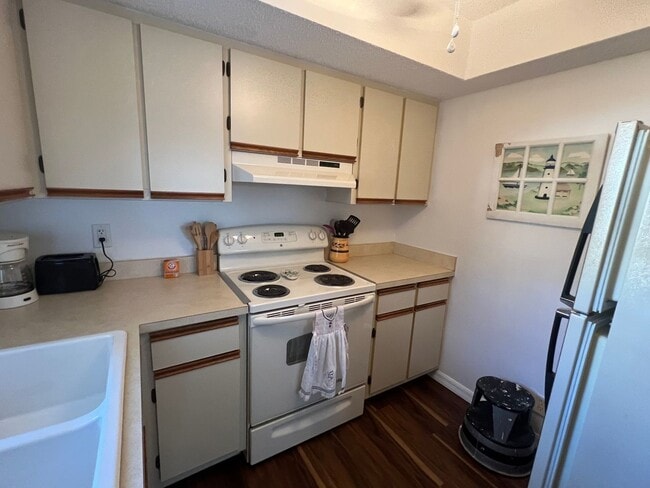 Photo - Seasonal Oaks IV 2/2 first floor condo Unit RR104