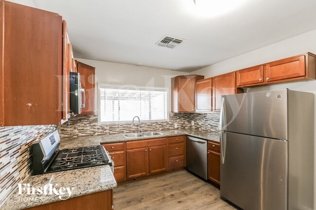 Photo - 1822 N 21st Pl