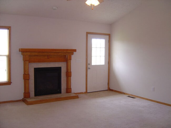 Photo - 802 E Waterford Blvd