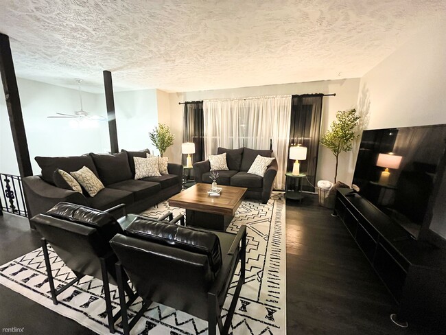 3 br, 2.5 bath House - 2614 North 124th Ci... - 3 br, 2.5 bath House - 2614 North 124th Ci...