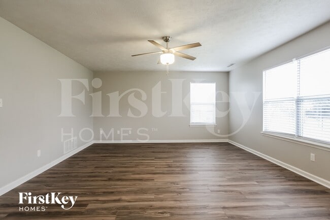 Photo - 4827 Lakestone Dr