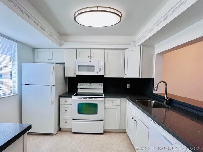Building Photo - 5200 NW 31st Ave Unit 42