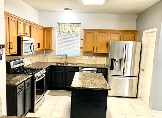 Building Photo - 4019 Mission Valley Dr