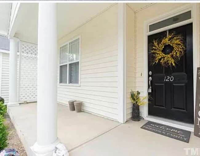 Photo - 120 Denby Cir