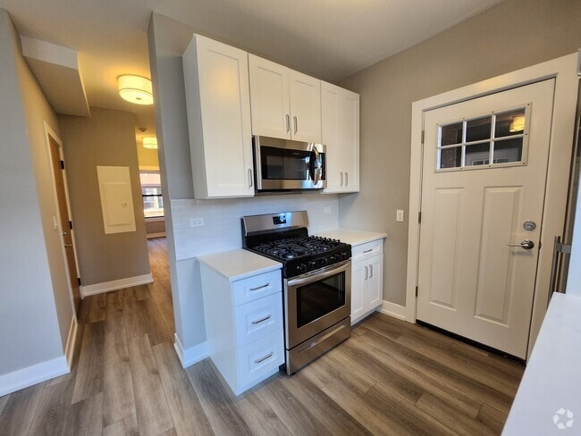 Building Photo - 3941 N Janssen Ave Unit 2 Rental