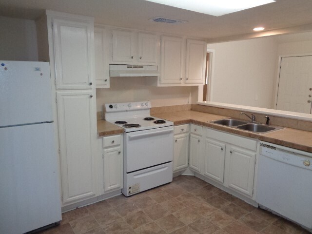 Photo - 701 Foster Dr Unit 4