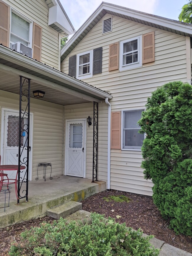 Photo - 237 Hanshue Rd Apartments Unit C