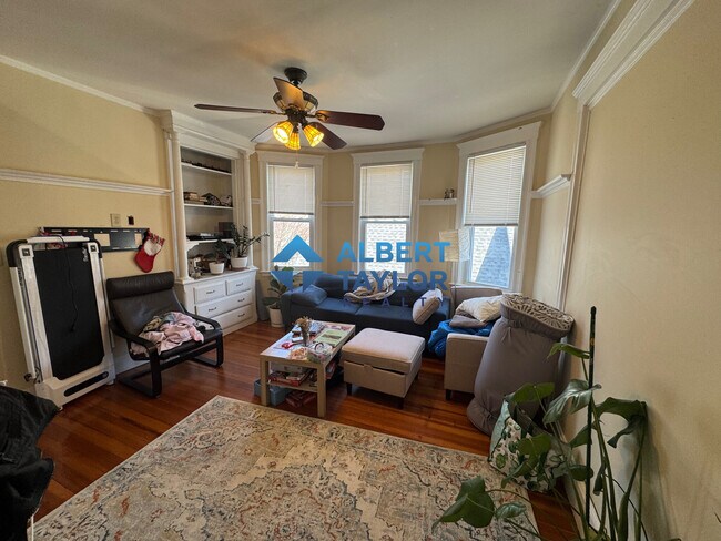 Living Room - 33 Shannon St Apartments Unit 3