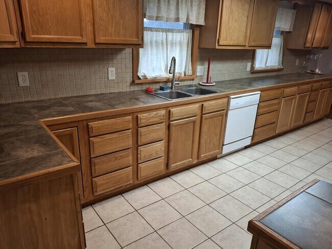 Photo - 79 Harris St