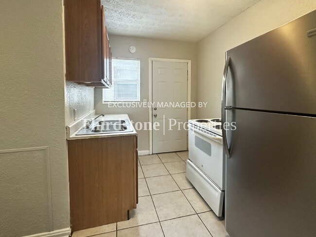 Photo - 1861 Bisbee St
