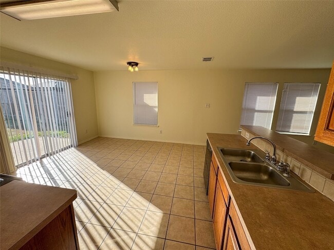 Photo - 3412 Portsmouth Pl