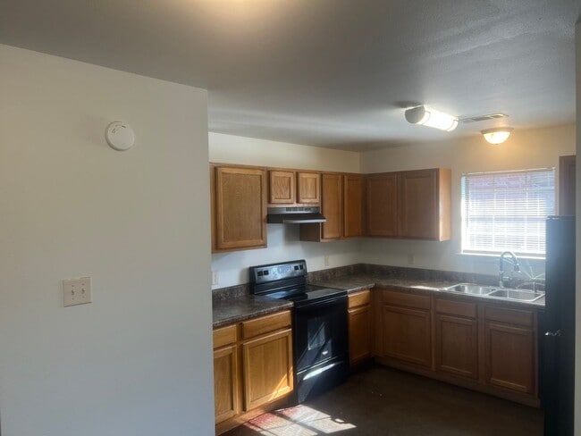 Photo - 3 Bed 2 Bath Duplex