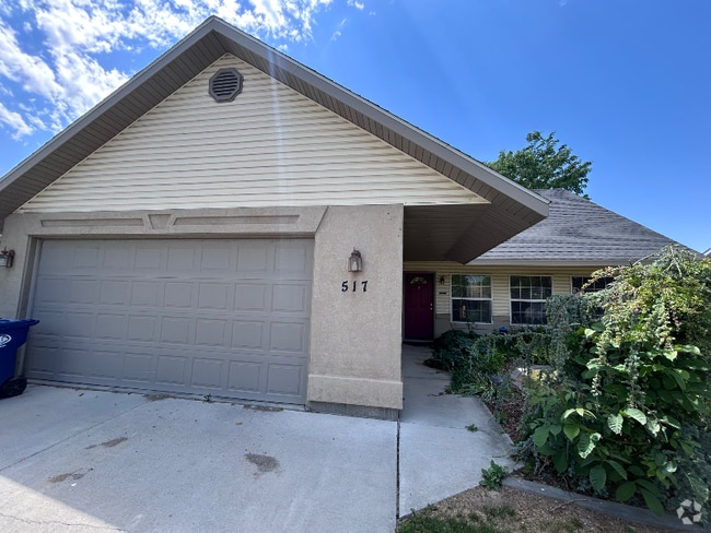Building Photo - 517 Meadowview Ln Rental