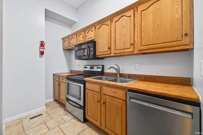 Photo - 110 W 6th St Unit 6