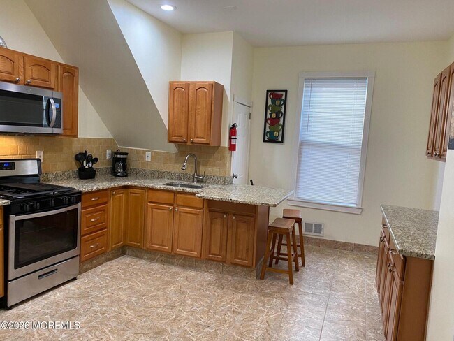 95 Cooper Ave Unit `1