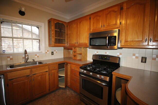 Photo - 139 Thomas Jefferson Dr