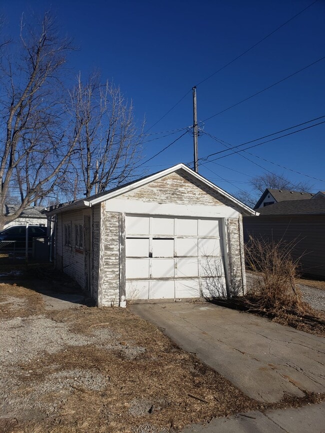 Photo - 3035 Avenue B