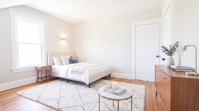Photo - 120 W 25th St
