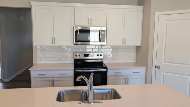 Photo - 449 Meadows Ct