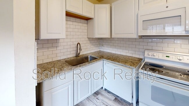 Building Photo - 1411 S Corona Ave Unit 10 Rental