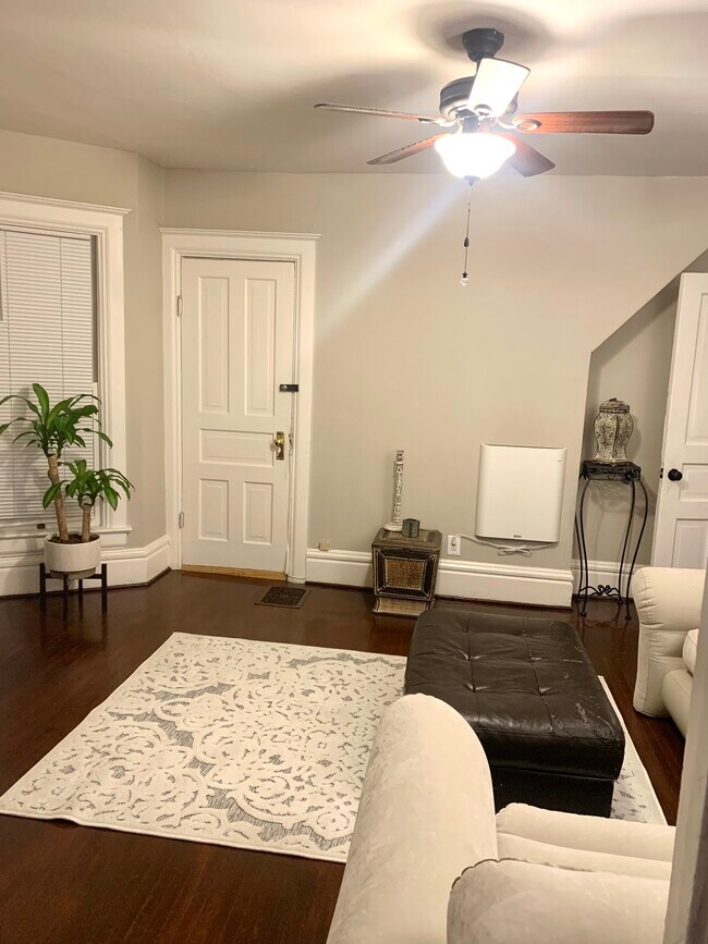 916 N Market St Townhome Townhome Rental in Oskaloosa IA