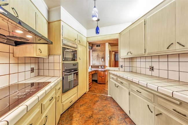 Photo - 35849 Linda Dr