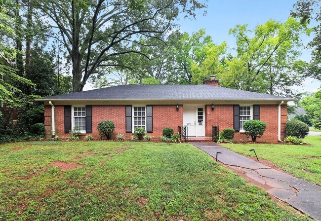 Building Photo - 2600 Selwyn Ave