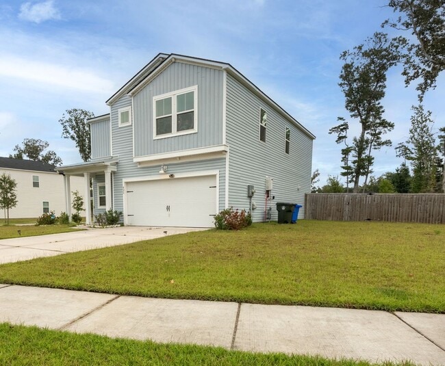 Photo - Bright & Spacious Living in Charleston’s Grand Bees!