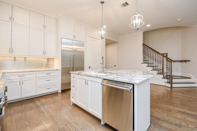 Building Photo - 810 Remington Glade Dr