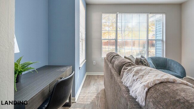 Photo - 261 Veterans Pkwy Unidad 802