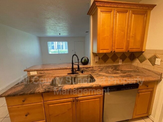 Photo - 10265 Gandy Blvd N Unidad #1007