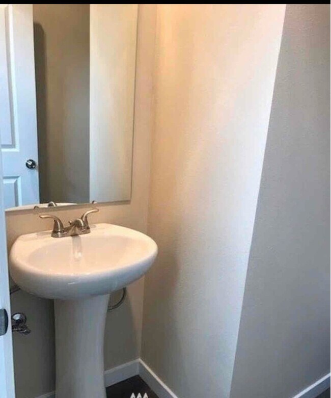 Photo - 1903 Ahlers Ave