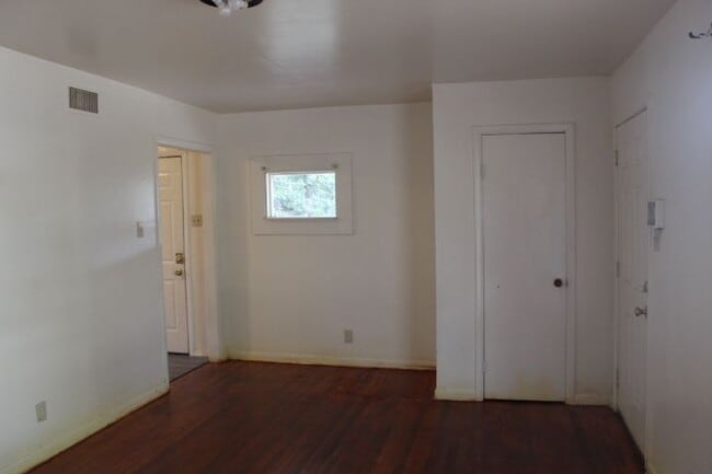 Photo - 19 Exeter Dr
