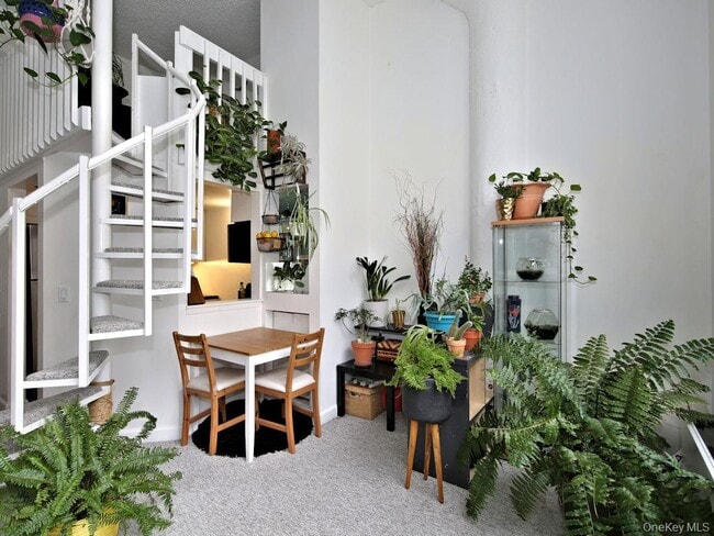 Photo - 1 Landmark Sq Unit 410