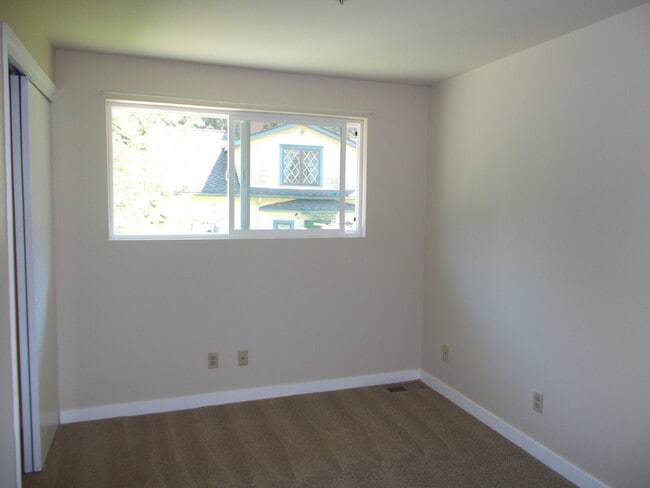 Photo - Spacious 4 Bedroom in Beacon Hill! Lots of Updates, Perfect Location!