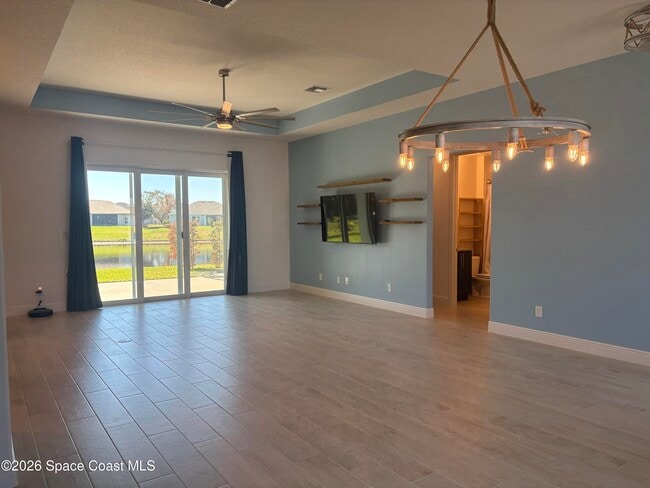 Photo - 718 Lyndall Ln