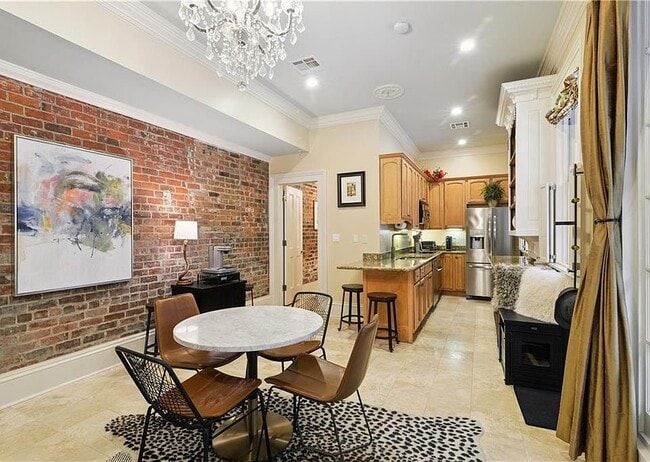 Photo - 828 St Charles Ave Unidad 11