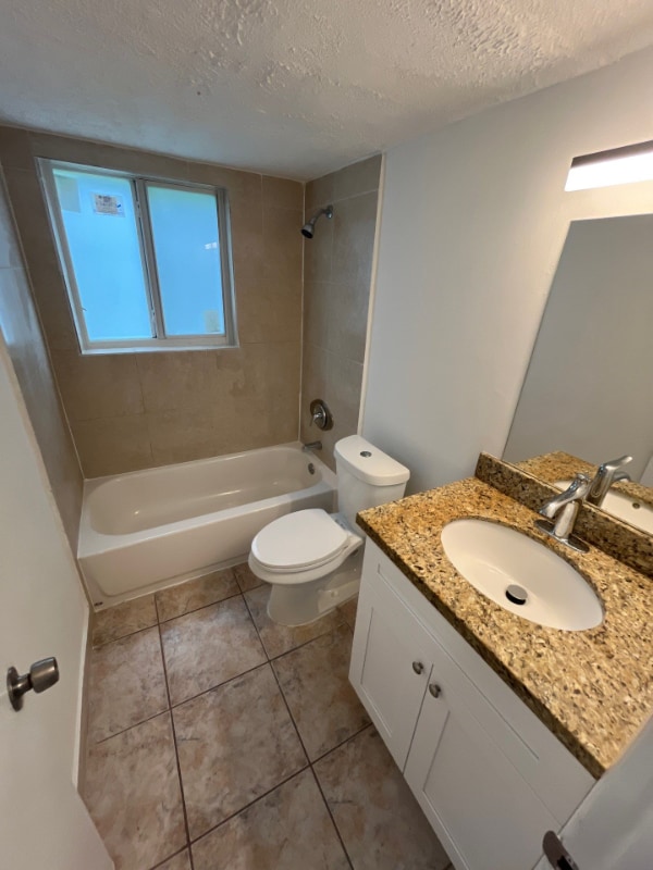 Photo - 717 NE 10th Ave Unit 7